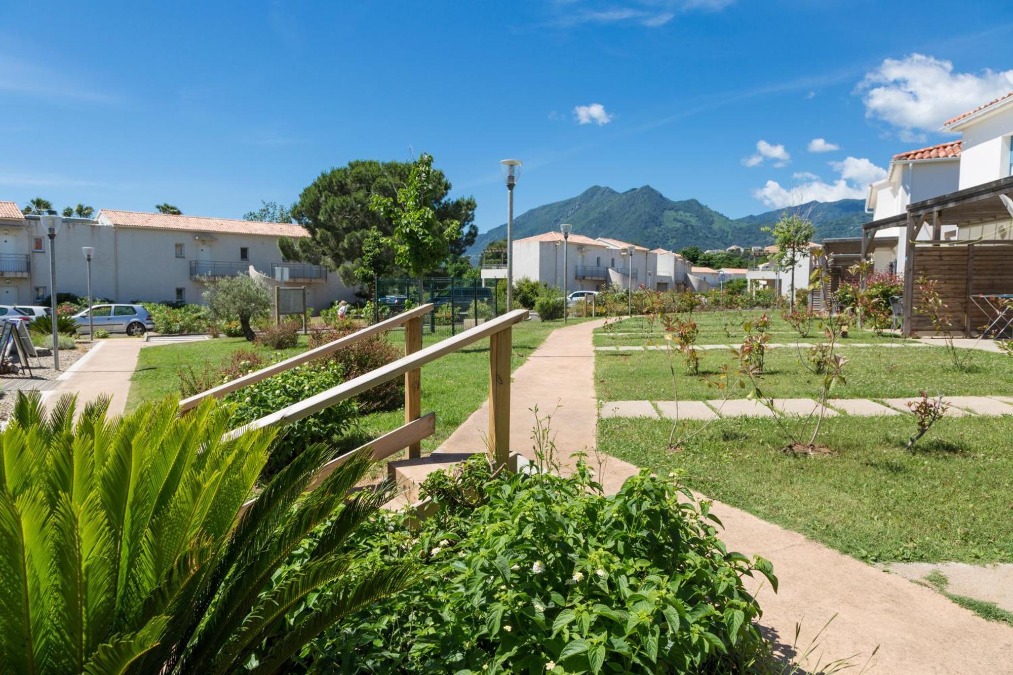 Poggio Mezzana Residence Odalys Acqua Bella المظهر الخارجي الصورة